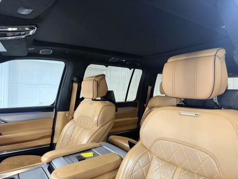 Used 2022 Jeep Grand Wagoneer Series III w/ Rear Seat Video Group 1 image 10