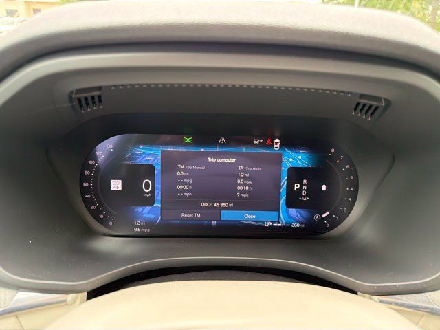 Used 2024 Volvo XC60 B5 Plus w/ Protection Package Premier AWD/4WD image 10