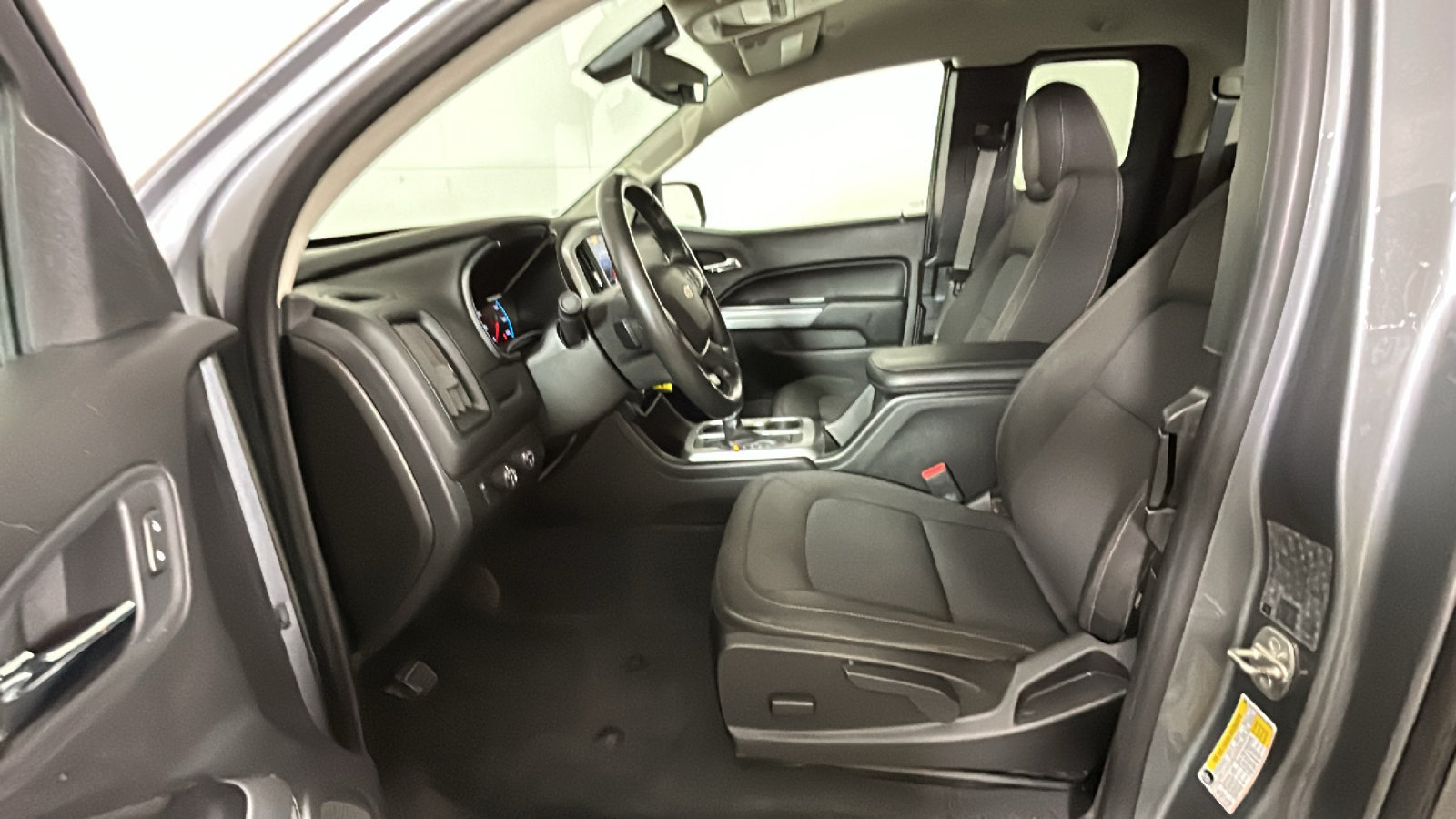 Used 2019 Chevrolet Colorado LT w/ LT Convenience Package AWD/4WD image 14
