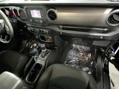 Used 2020 Jeep Wrangler Sport image 35