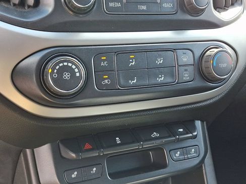Used 2018 Chevrolet Colorado LT w/ Redline Special Edition AWD/4WD image 16