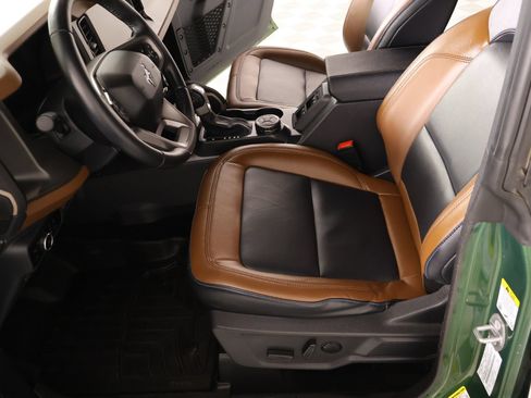 Used 2024 Ford Bronco Outer Banks AWD/4WD image 12