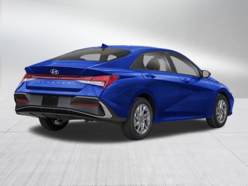 New 2026 Hyundai Elantra SEL Sport Premium image 3