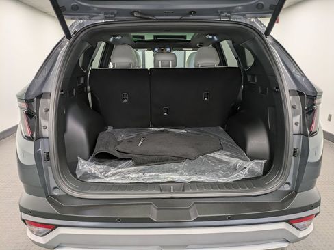 Used 2025 Hyundai Tucson Limited AWD/4WD image 24