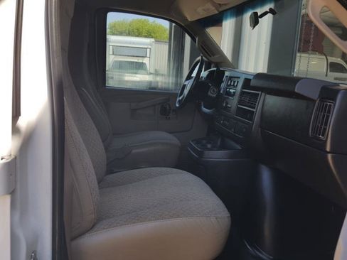 Used 2016 Chevrolet Express 2500 image 22