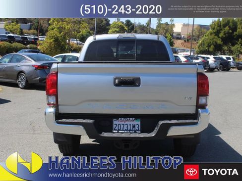 Used 2022 Toyota Tacoma SR5 RWD image 8