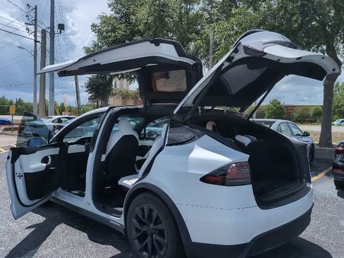 Used 2022 Tesla Model X Plaid AWD/4WD image 21