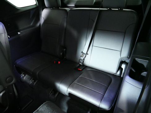 Used 2023 Chevrolet Traverse Premier AWD/4WD image 33