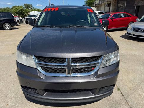Used 2018 Dodge Journey SE image 2