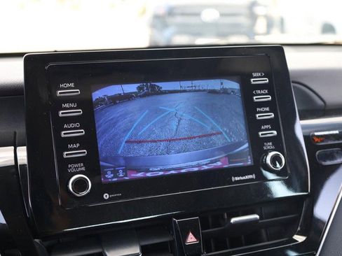 Used 2024 Toyota Camry SE image 12