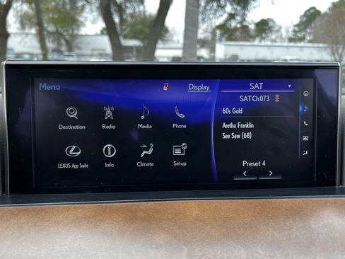 Used 2020 Lexus LX 570 4WD w/ Luxury Package image 24