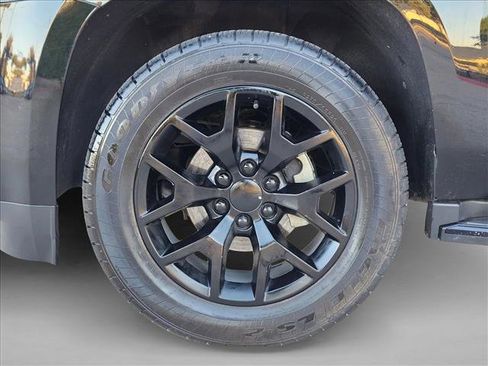 Used 2017 GMC Yukon SLE w/ SLE Value Package image 24