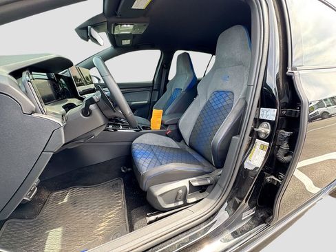 Used 2025 Volkswagen Golf R Black Edition AWD/4WD image 6