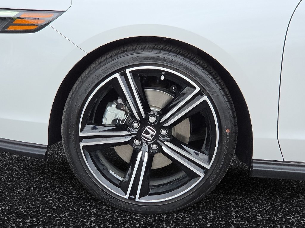 Used 2025 Honda Accord Sport image 8