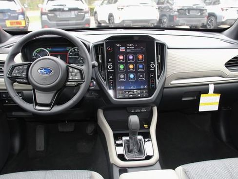 Used 2025 Subaru Forester Premium AWD/4WD image 33