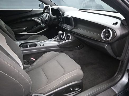 Used 2020 Chevrolet Camaro LT RWD image 18