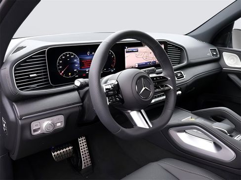 Certified 2025 Mercedes-Benz GLS 450 4MATIC image 20