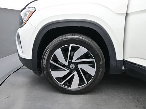 Used 2024 Volkswagen Atlas SEL AWD/4WD image 13