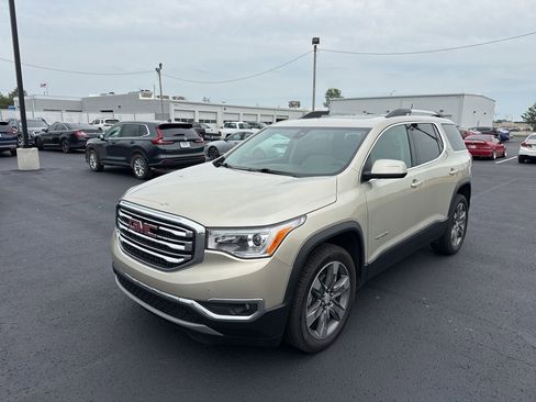 Used 2017 GMC Acadia SLT AWD/4WD image 3