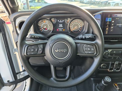 Used 2025 Jeep Wrangler Unlimited Sport AWD/4WD image 18