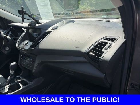 Used 2017 Ford Escape SE w/ Equipment Group 201A FWD image 8