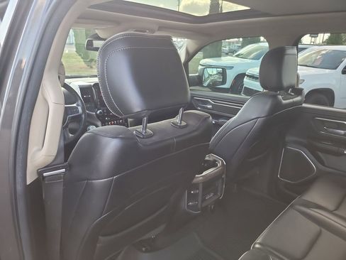 Used 2020 RAM 1500 Laramie RWD image 13