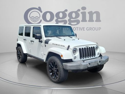 Used 2014 Jeep Wrangler Unlimited Rubicon w/ Connectivity Group AWD/4WD image 7