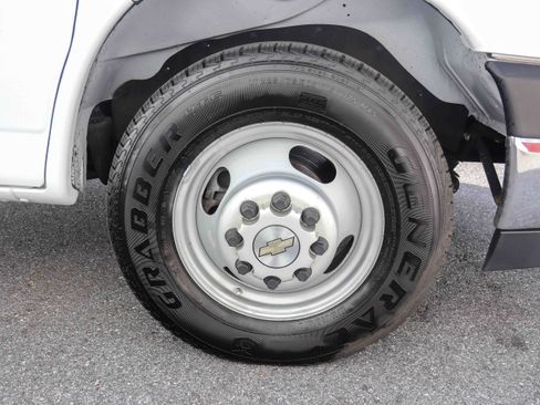 Used 2022 Chevrolet Express 3500 w/ Power Convenience Package RWD image 26