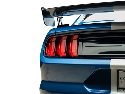 Used 2020 Ford Mustang Shelby GT500 w/ Carbon Fiber Track Pack RWD image 15