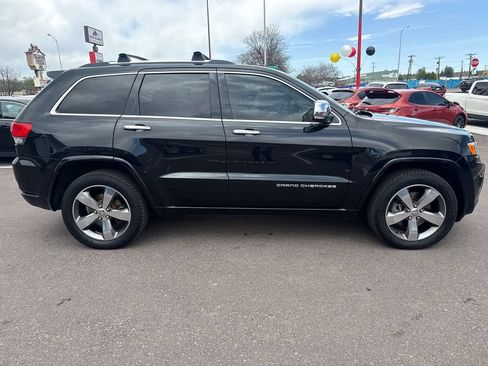 Used 2015 Jeep Grand Cherokee Overland w/ Advanced Technology Group AWD/4WD image 8