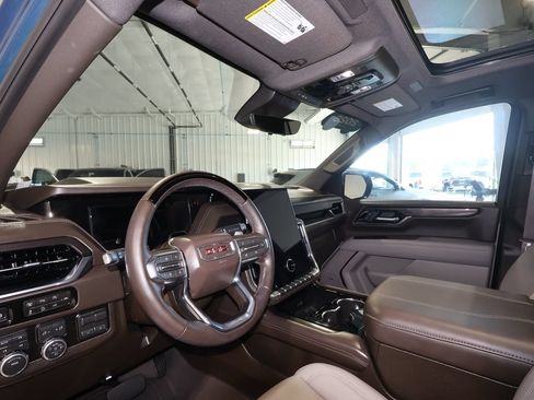 Certified 2026 GMC Yukon Elevation w/ Elevation Premium Package AWD/4WD image 9