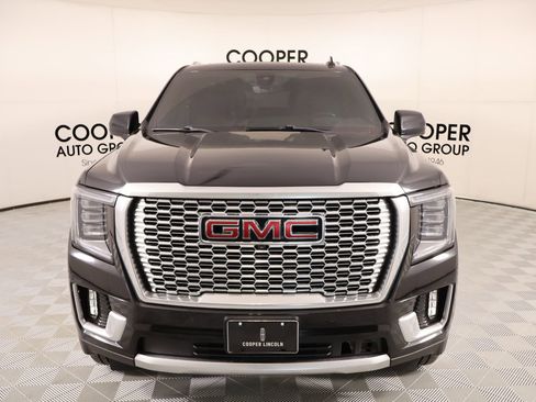 Used 2021 GMC Yukon XL Denali w/ Denali Ultimate Package AWD/4WD image 9