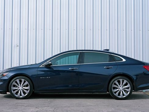Used 2017 Chevrolet Malibu Premier w/ Premier Sun and Wheel Package image 7