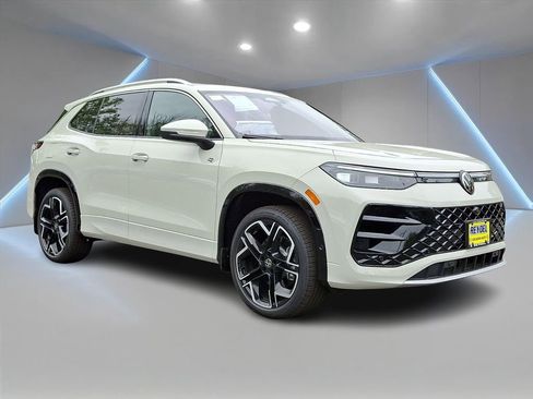 New 2026 Volkswagen Tiguan SEL R-Line AWD/4WD image 2