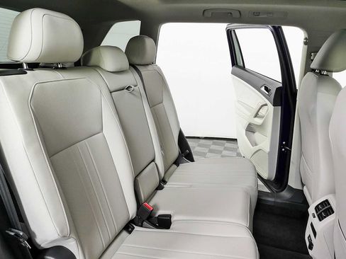 Certified 2023 Volkswagen Tiguan SE w/ Panoramic Sunroof Package FWD image 23