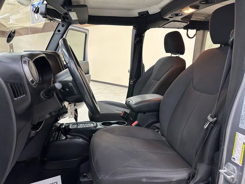 Used 2018 Jeep Wrangler Unlimited Sport S image 17