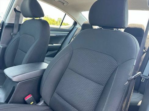 Used 2020 Hyundai Elantra SE w/ Cargo Package (C1) FWD image 18