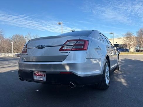 Used 2016 Ford Taurus SE image 5