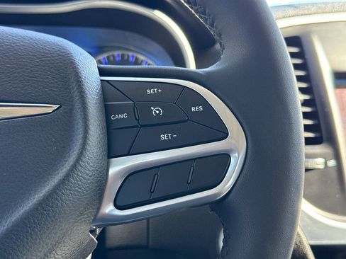 Used 2023 Chrysler 300 Touring w/ Sport Appearance Package RWD image 27