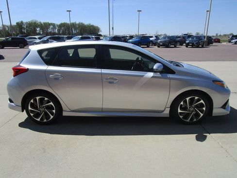 Used 2017 Toyota Corolla iM w/ Carpet Mat Package FWD image 6