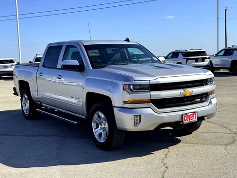 Used 2018 Chevrolet Silverado 1500 LT w/ All Star Edition image 4
