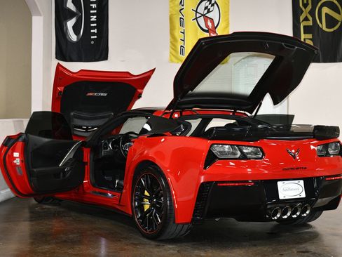 Used 2017 Chevrolet Corvette Z06 w/ Z07 Performance Package image 92