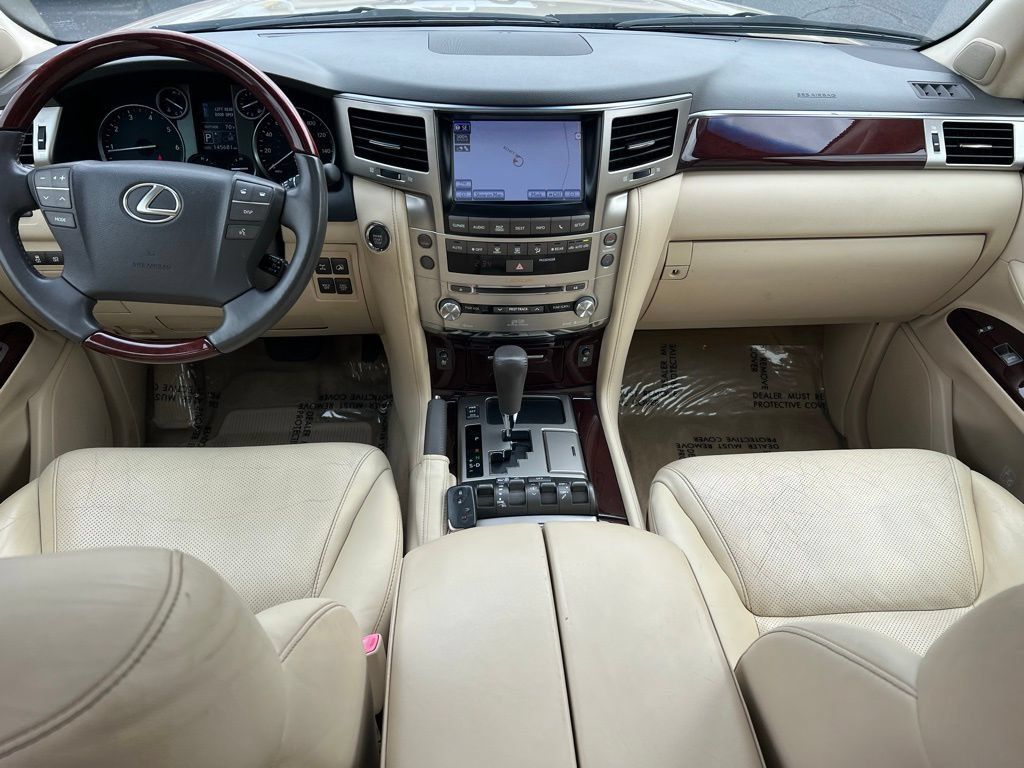 Used 2013 Lexus LX 570 4WD w/ Luxury Pkg image 21