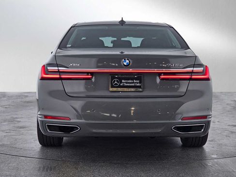 Used 2020 BMW 745e xDrive AWD/4WD image 4
