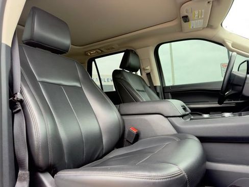Used 2023 Ford Expedition XLT AWD/4WD image 12
