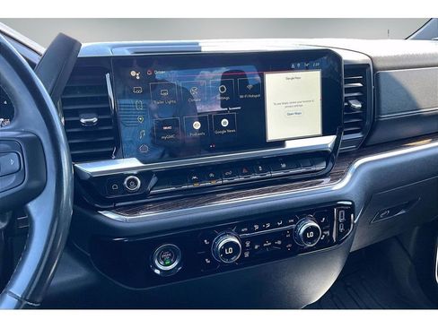 Used 2023 GMC Sierra 1500 SLE AWD/4WD image 10