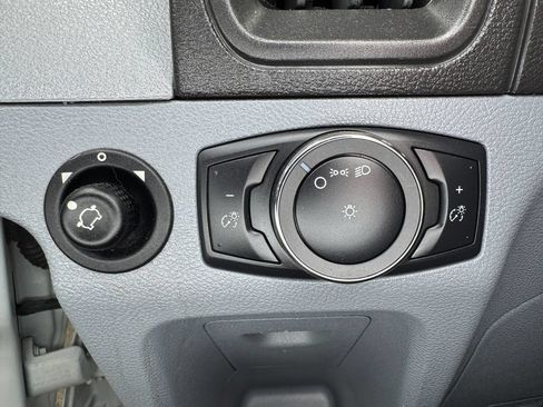 Used 2019 Ford Transit 150 148 Low Roof RWD image 11