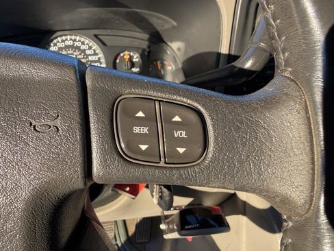 Used 2005 GMC Sierra 1500 SLT w/ Light Duty Power Package image 32