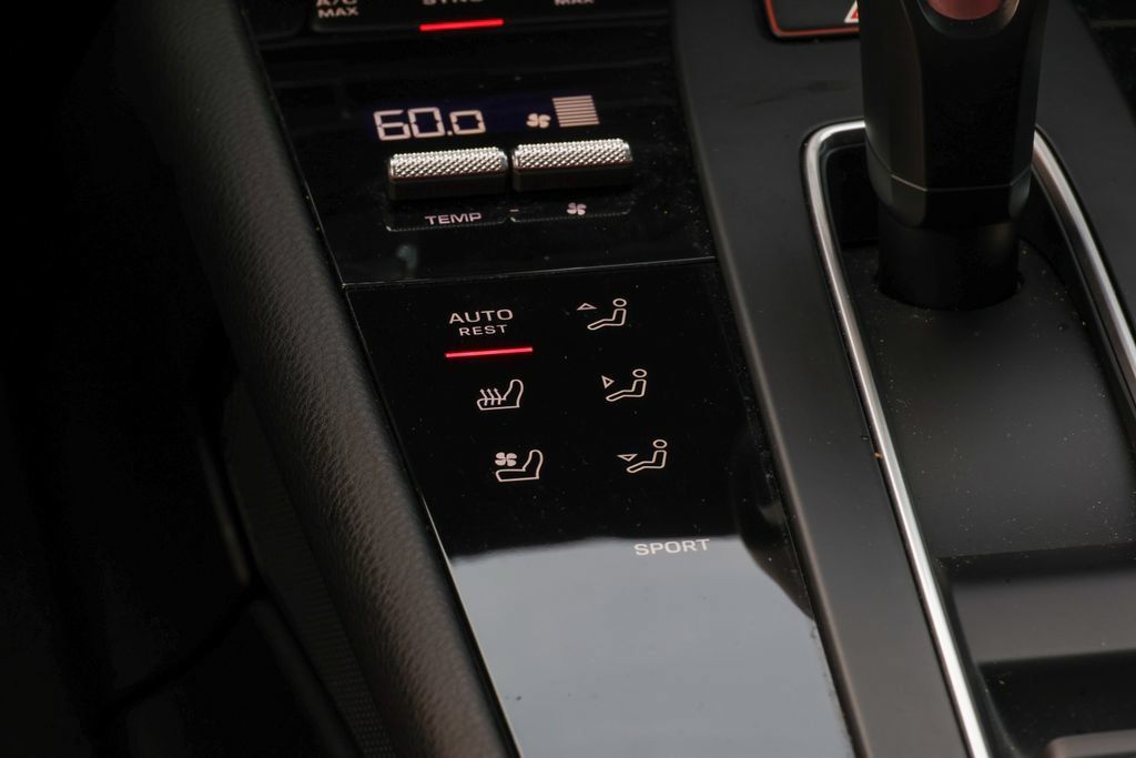 Certified 2026 Porsche Macan AWD/4WD image 47