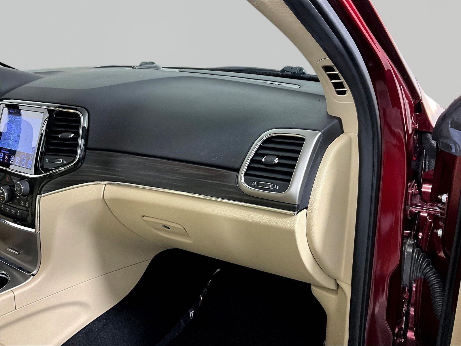 Used 2020 Jeep Grand Cherokee Limited w/ Luxury Group II AWD/4WD image 26